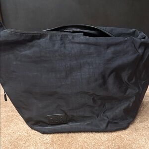 Beis The Crescent Catchall